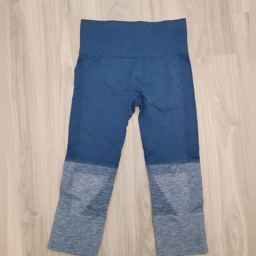Lululemon Seamlessly Street Crop Heathered Poseidon Blue Size 4